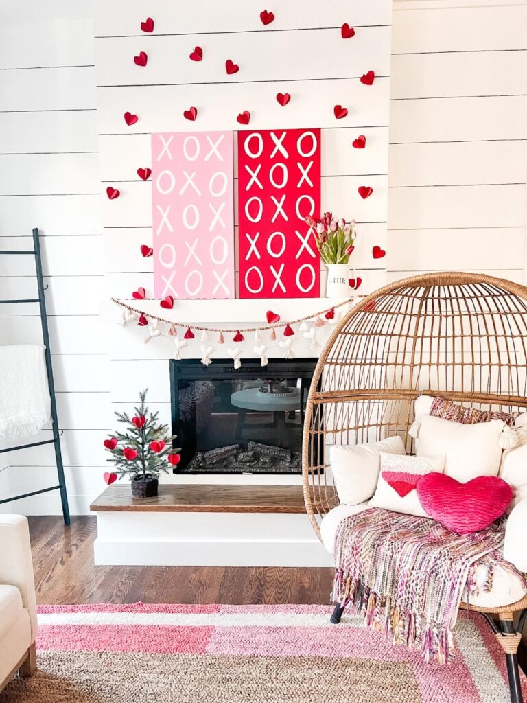 Welcome Home Saturday: Valentine XOXO Mantel Ideas
