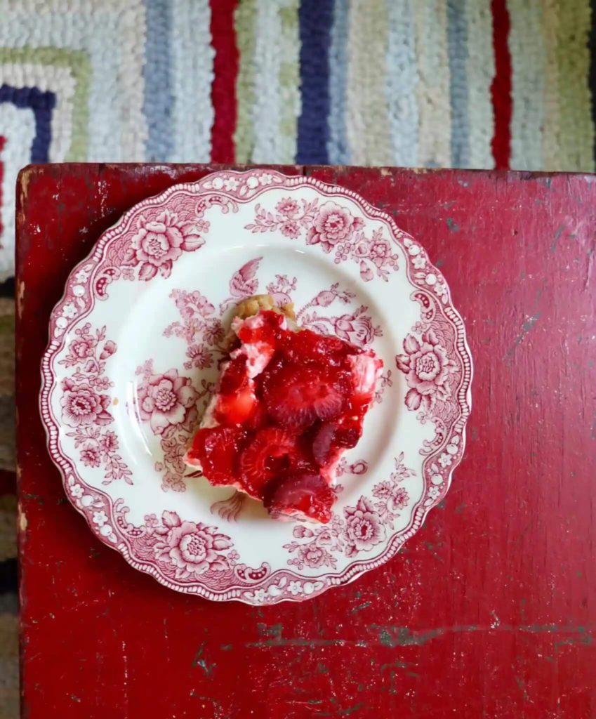 Welcome Home Saturday: Strawberry bars with dots pretzel crust