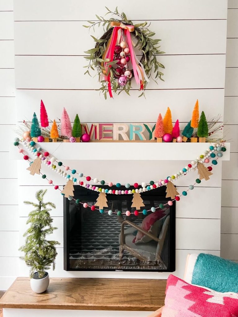 Welcome Home Saturday: Embroidery hoop hanging ornament wreath