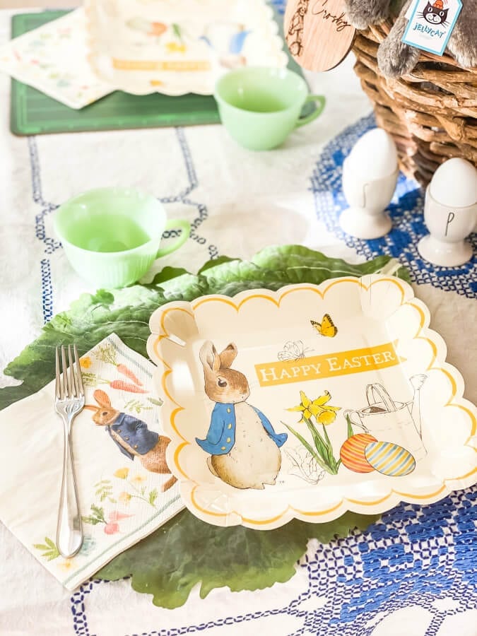 Welcome Home Sunday: Kid friendly Easter table ideas.