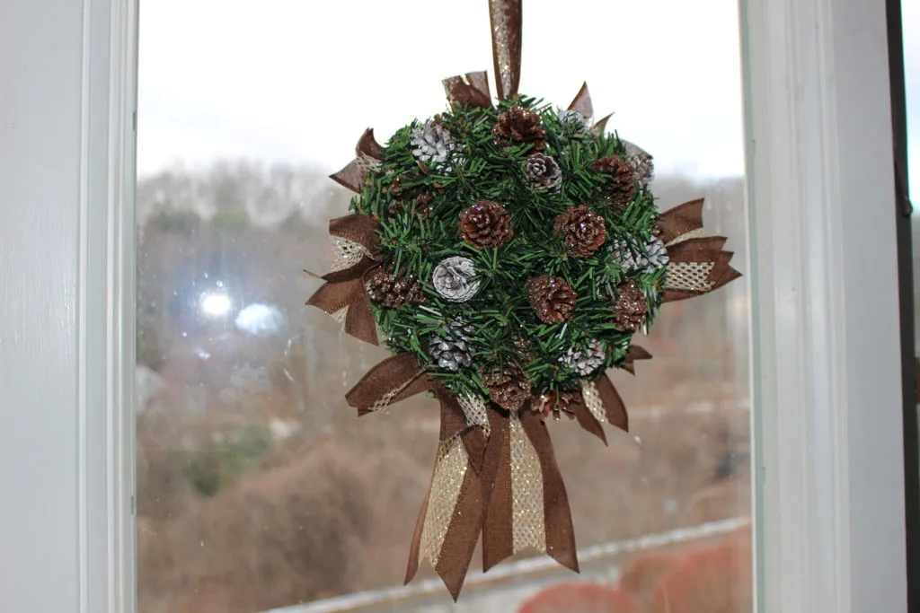 25 Creative and Budget Friendly Ways To Decorate With Pinecones » The  Tattered Pew