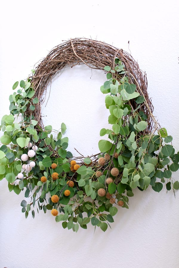 Large DIY Fall farmhouse wreath.