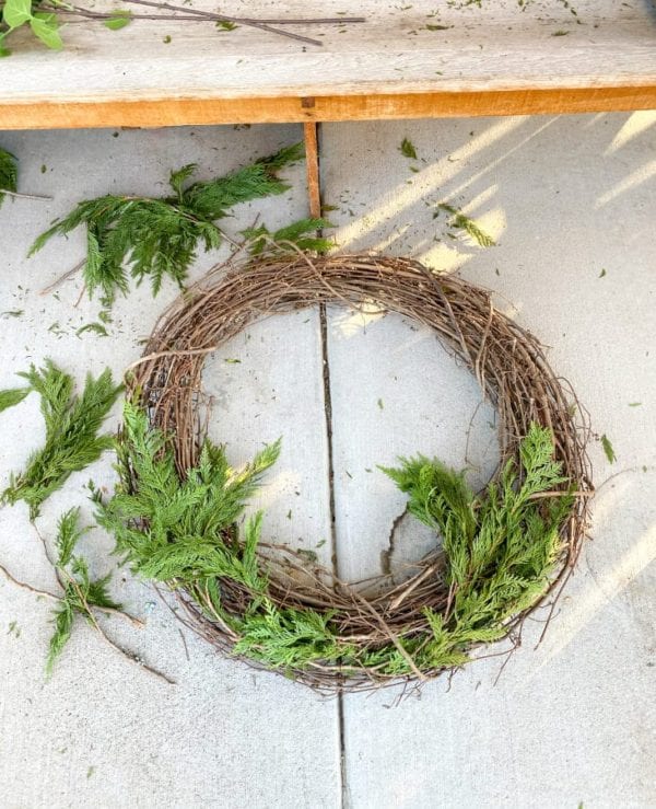 How To Make A Large Outdoor Christmas Wreath » Beauty with ease in the