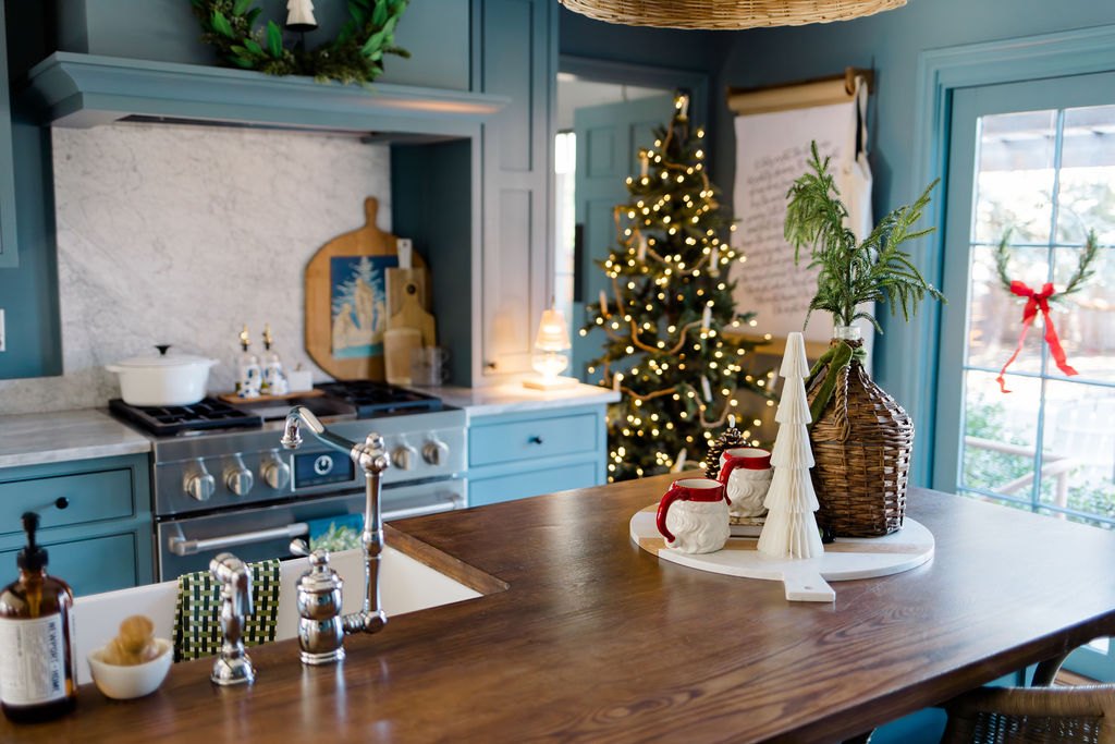 12 Quick and Easy Christmas Kitchen Decor Ideas
