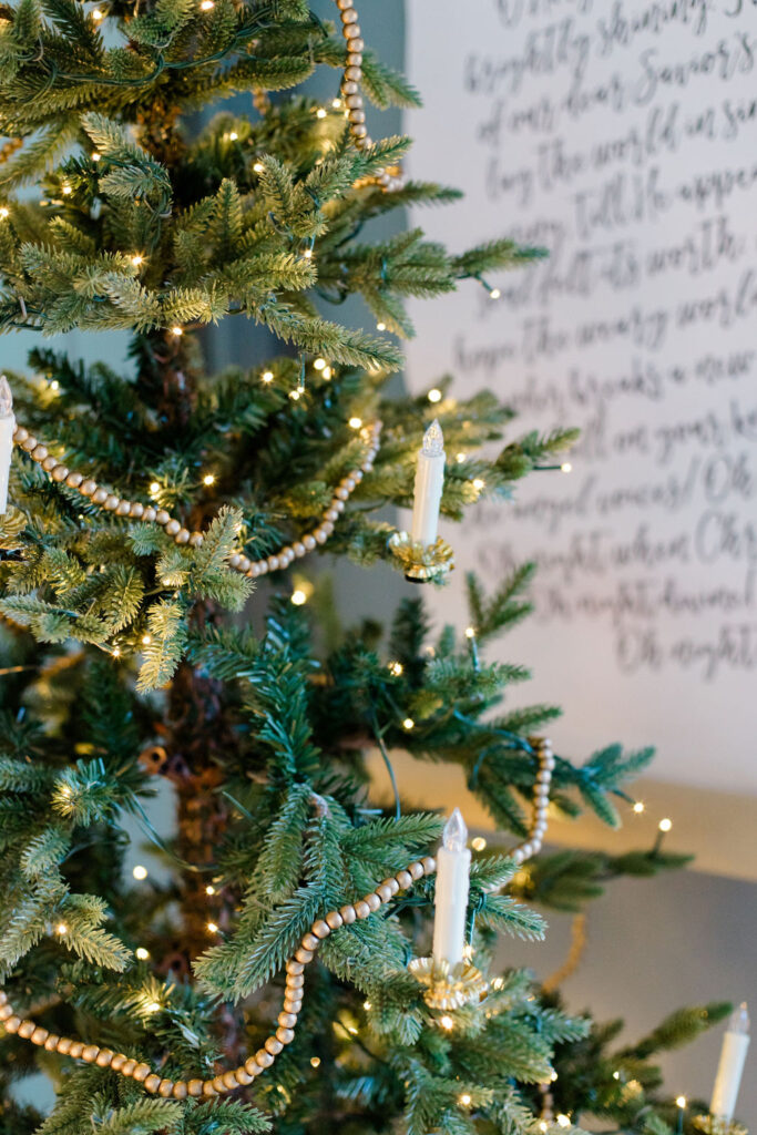 12 Quick and Easy Christmas Kitchen Decor Ideas