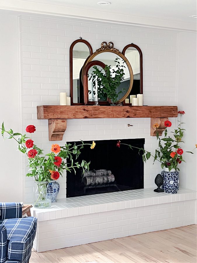 Fall mantel that is simple and natural