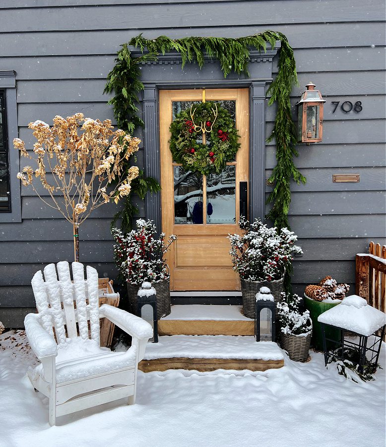 Winter Wonderland Christmas Decorating Theme (Home Tour) - A Pop of Pretty