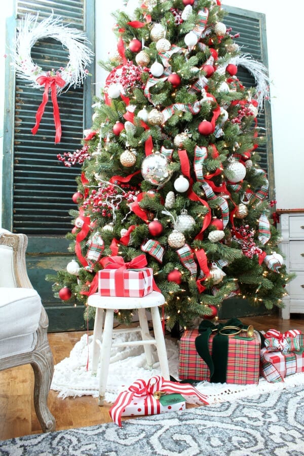 Come take a tour of our family room and Christmas tree!