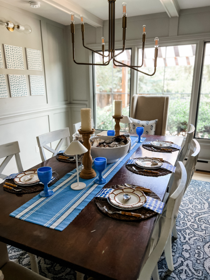 How to set a casual coastal tablescape in dining room with blues