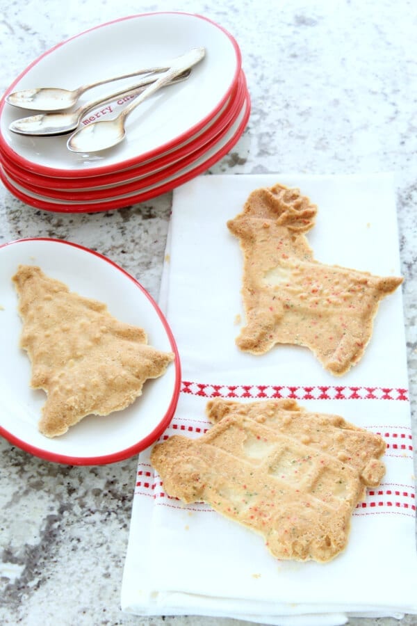 Quick and easy Christmas shortbread cookies!