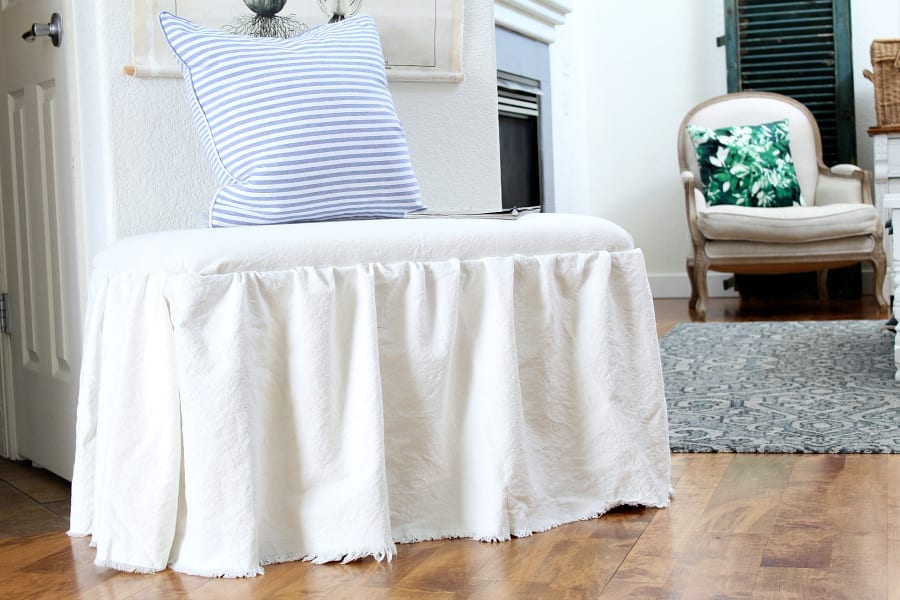 How to recover a bench and add a skirt without any sewing.