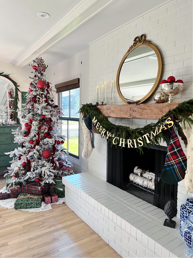 22+ Beautiful Christmas Decorating Ideas On A Budget » The Tattered Pew