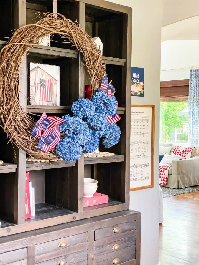 Welcome Home Saturday: Decorating with red, white and blue for summer!