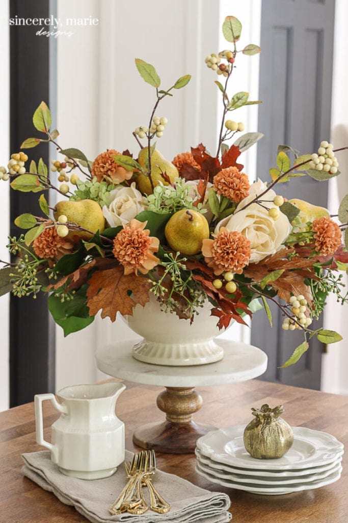 Welcome Home Sunday: Romantic Fall Floral Arrangement