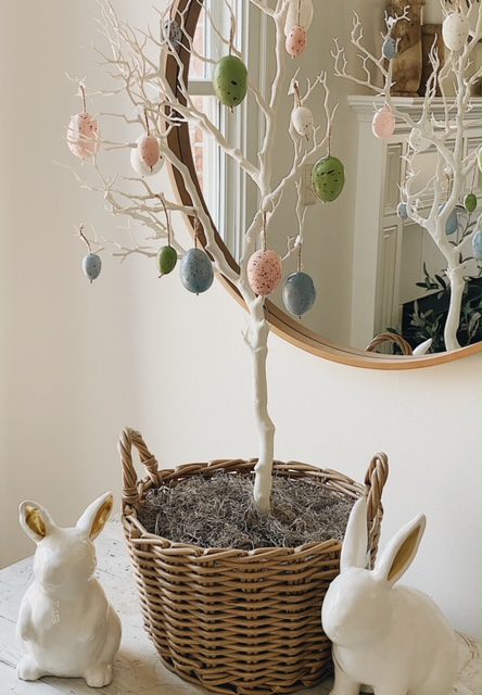 Check out these 4 easy, fun and charming DIY Easter decorations. Find all the components you need at JOANN. Add a personal touch to your home this Easter season!