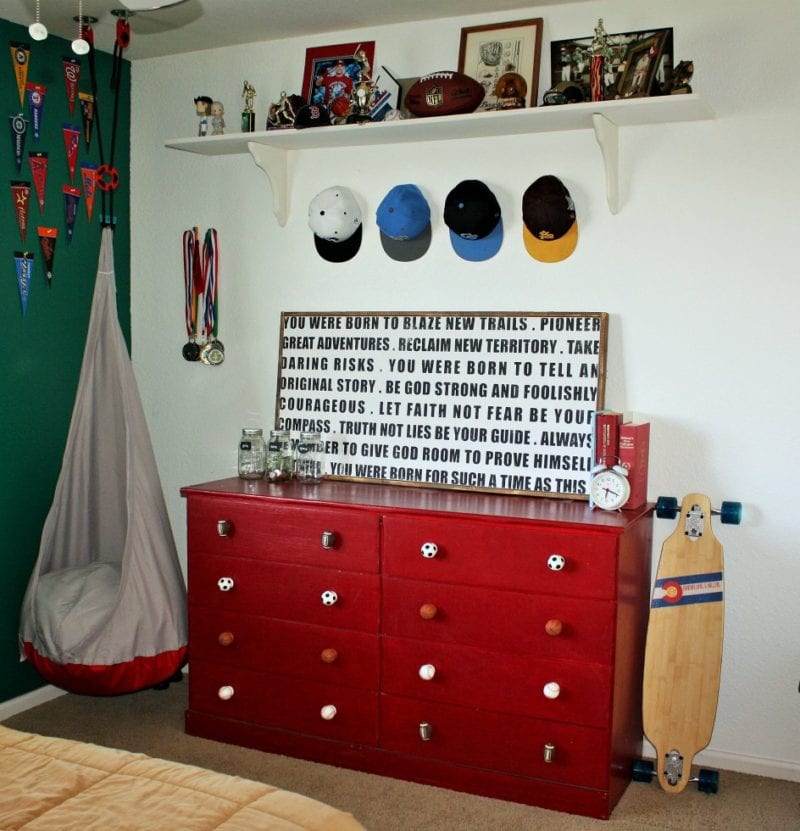 sign-tween-room