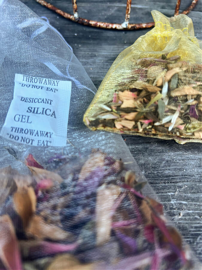 silica gel packet in organza bags with seeds