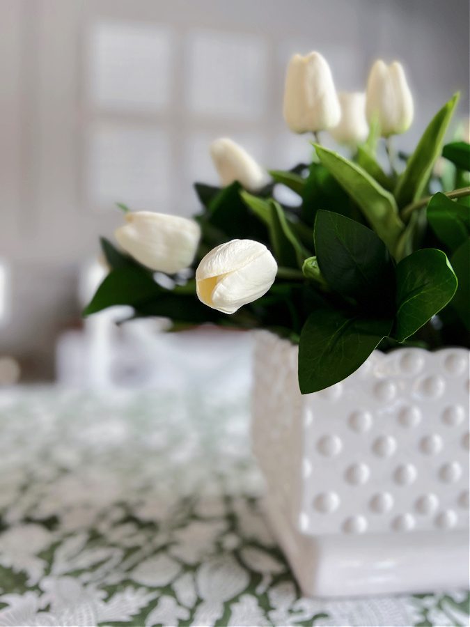 Simple 3 Step Spring Floral arrangement with white tulips