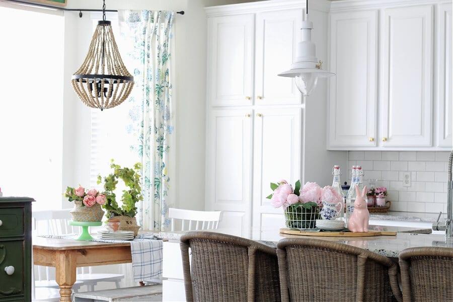 Welcome Home Saturday: Spring kitchen decorating ideas