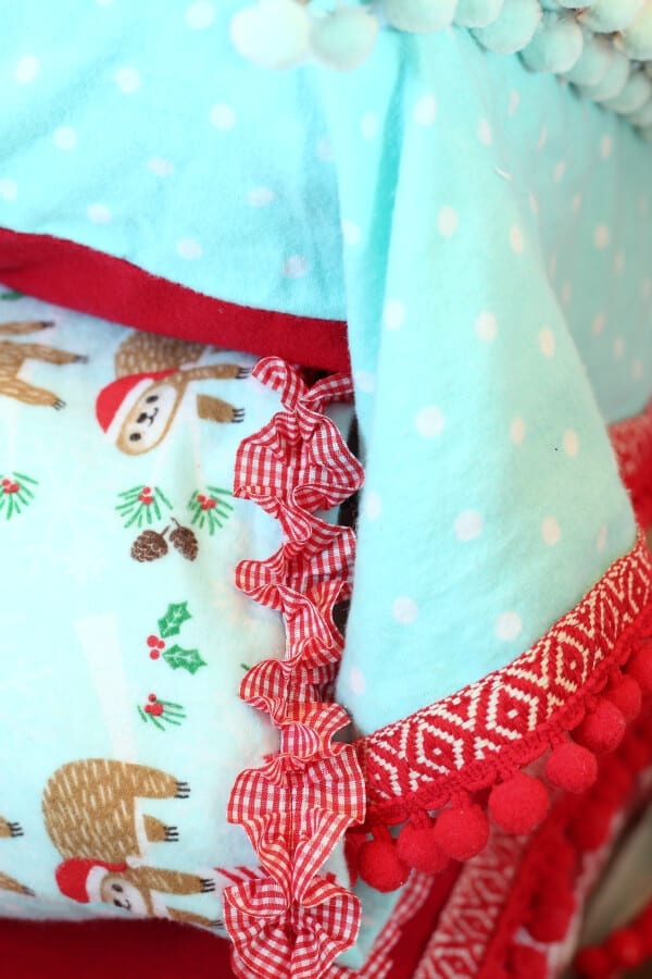 These darling handmade pillowcases are the perfect Christmas Eve gift!