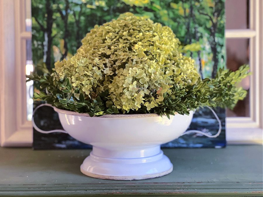 Using hydrangeas in my Fall decor for a simple and natural look.