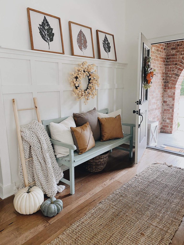 Welcome Home Saturday: How to transition your entry from summer to fall!