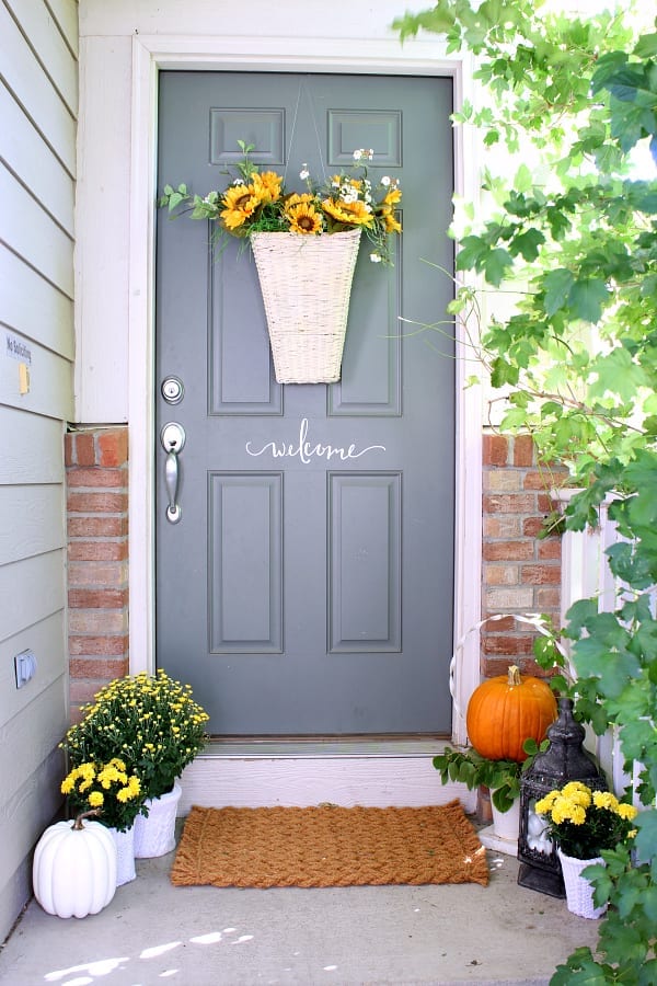 Welcome to our Fall front porch!