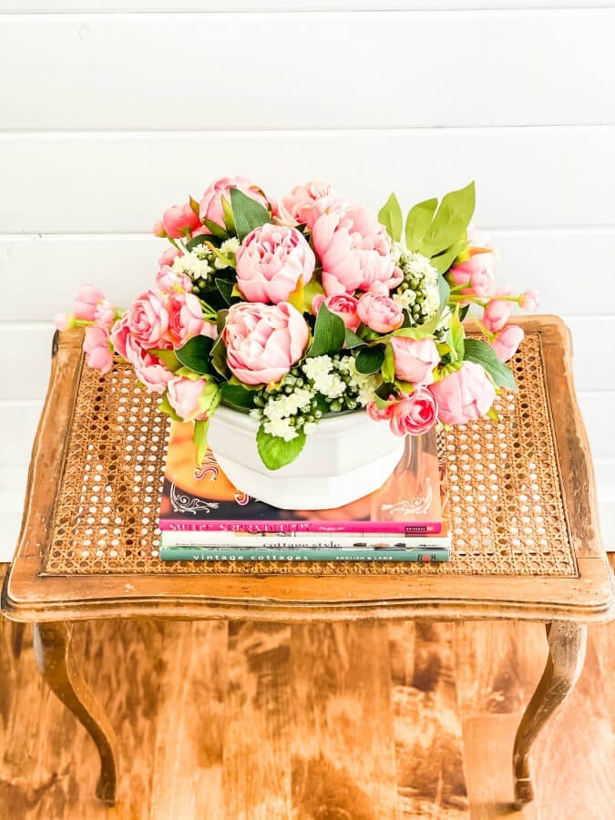 How to style a beautiful faux flower arrangement.