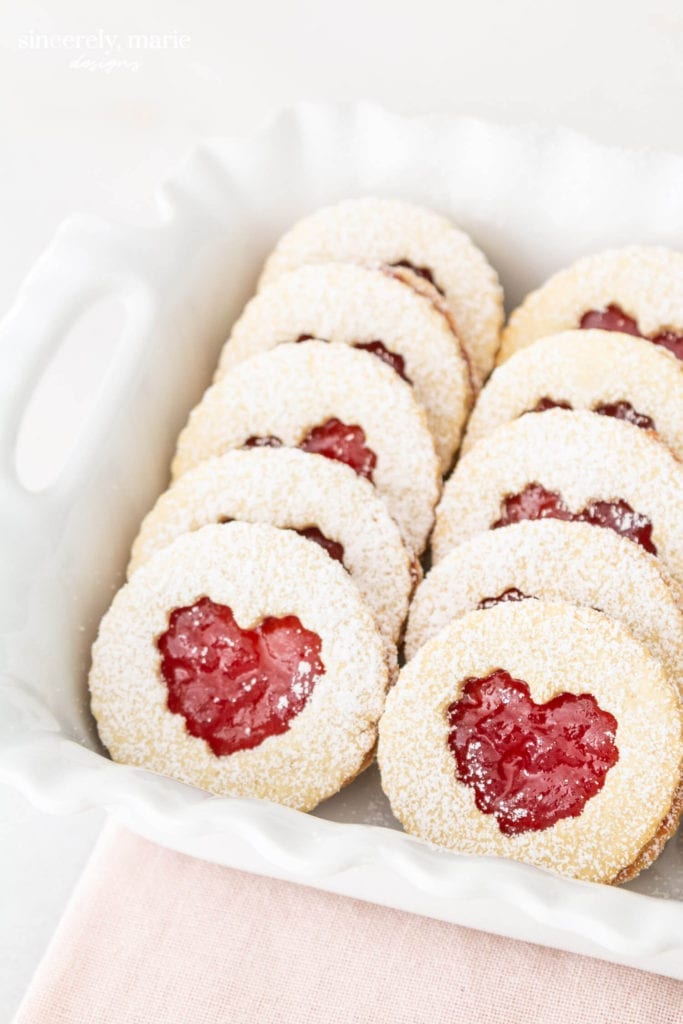 Welcome Home Sunday: strawberry linzer cookies